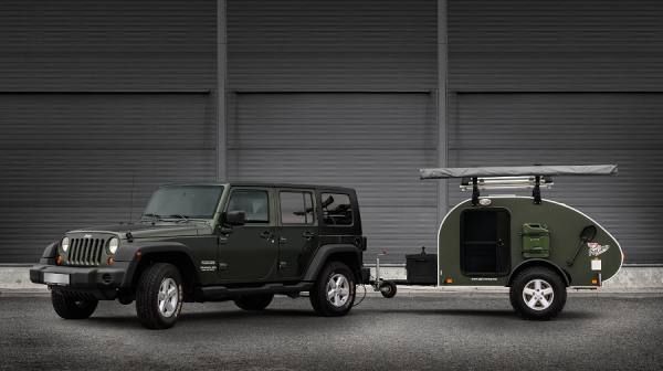 Photograph Dusan Holovej Jeep Wrangler Sport And Freerider Mini Caravan on One Eyeland